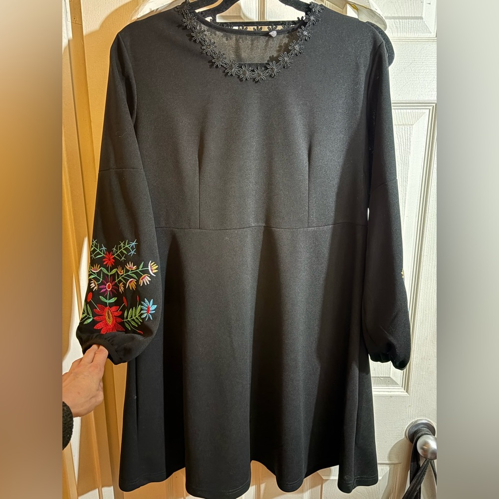 Elegant Black Floral Embroidered Dress